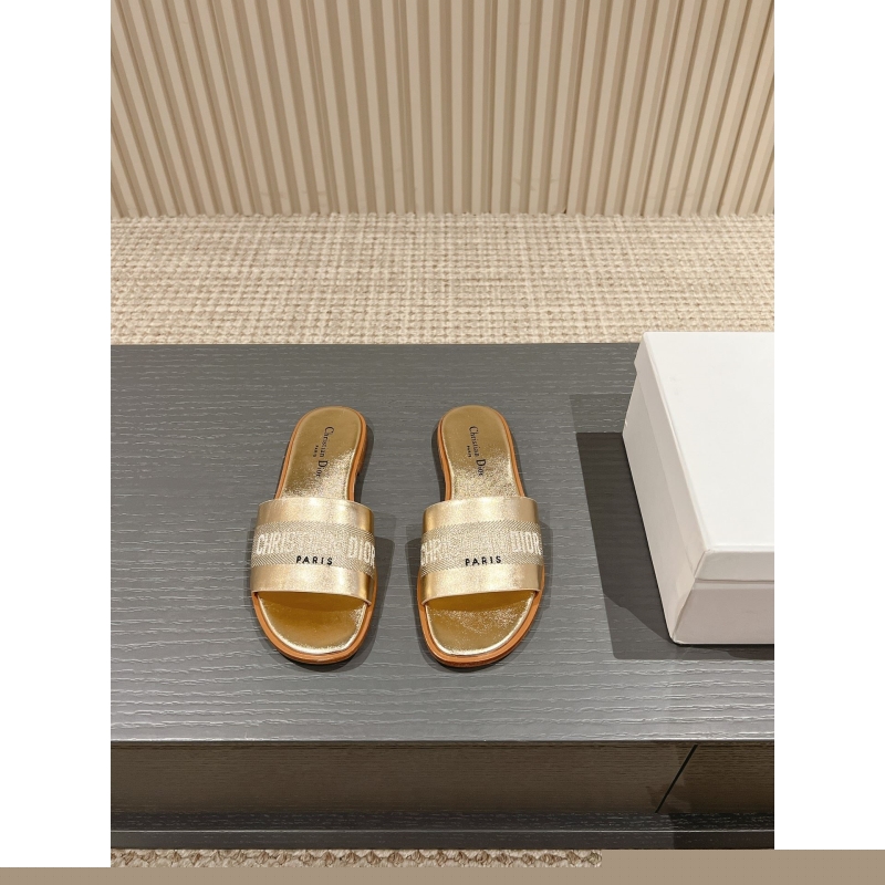 ch**an D*or slippers